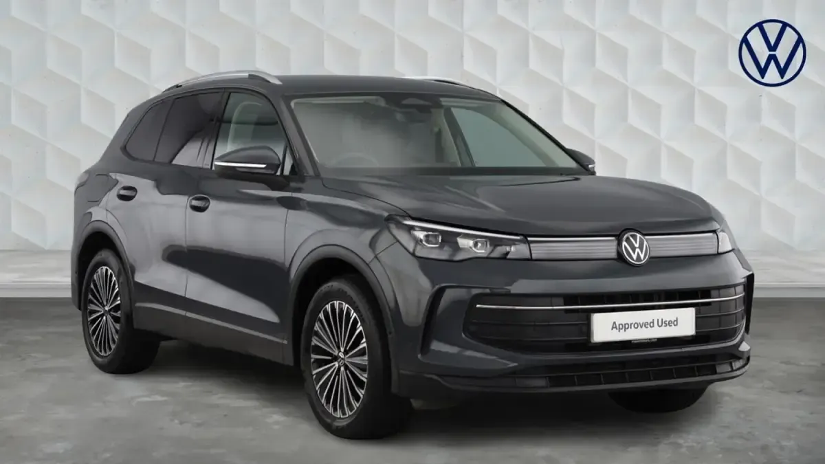 Usado VW Tiguan Match 130 HP (95 kW) 2024 Cinzento SUV