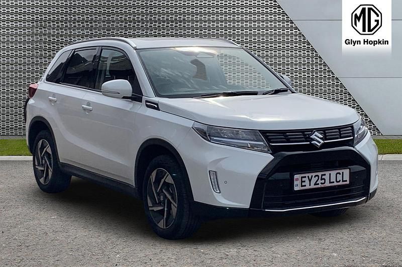 White Used 2025 Suzuki Vitara Hatchback | £22,679 (Expensive) - Image 1/4