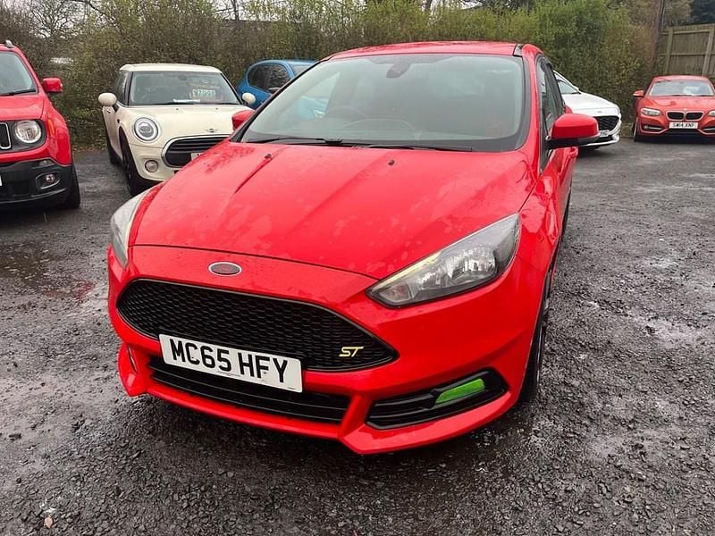 Used Ford Focus ST 2015 Red Hatchback