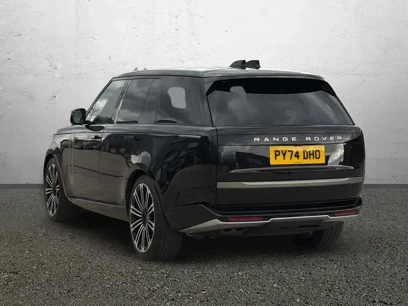 Używany Land Rover Range Rover SE 300 KM (220 kW) 2024 Czarny SUV
