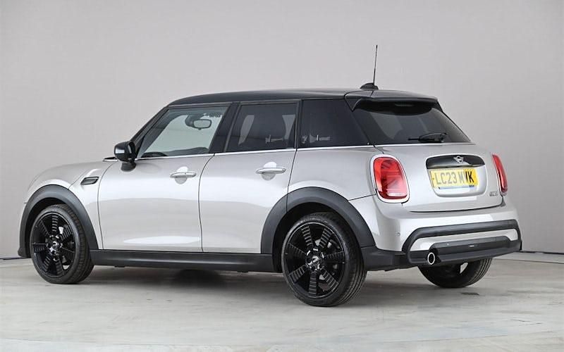 Begagnad Mini Cooper Exclusive 136 HK (100 kW) 2022 Grå Halvkombi