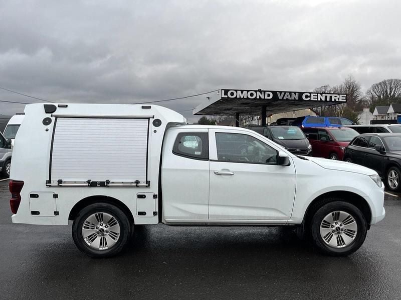 Used Isuzu D-Max 163 HP (119 kW) 2022 White Pickup