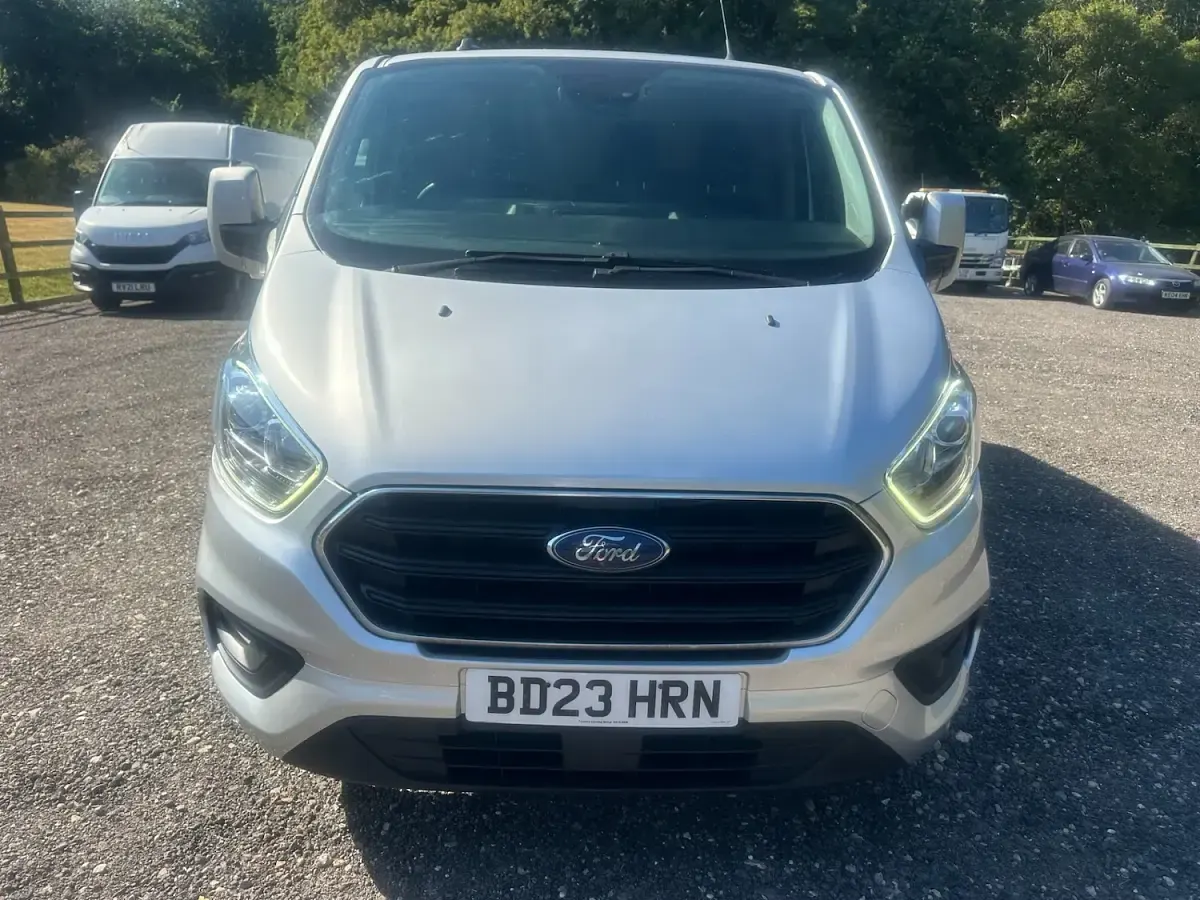Used Ford Transit Custom Limited 130 HP (95 kW) 2023 Silver Van