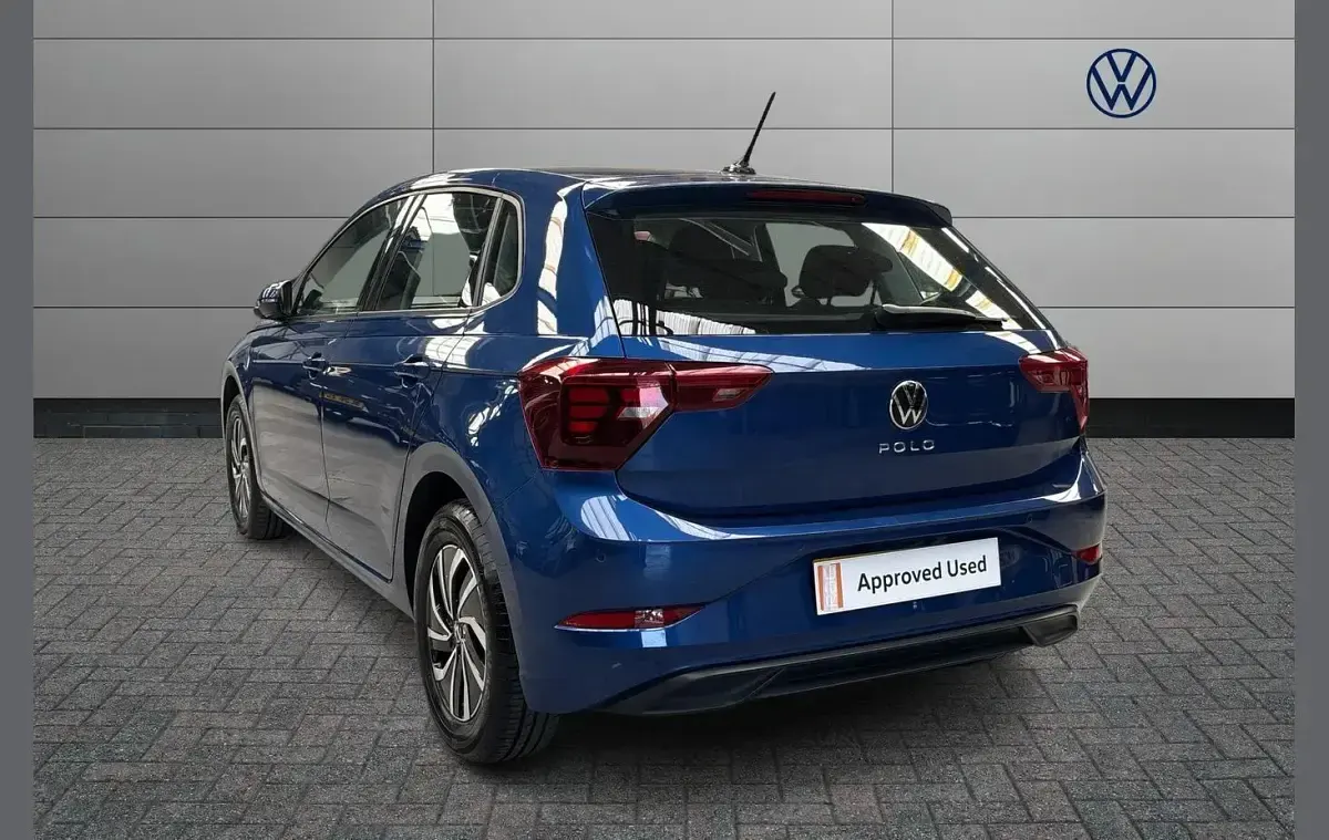 Used VW Polo Life 80 HP (58 kW) 2023 Blue Hatchback