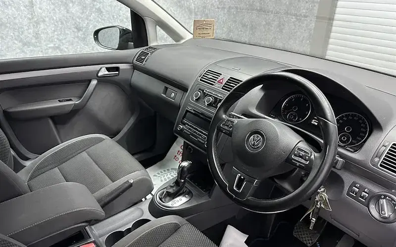 Used VW Touran SE 105 HP (77 kW) 2015 MPV