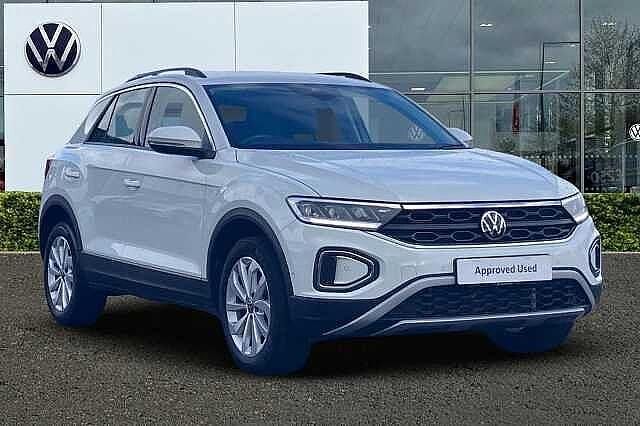 White Used 2022 VW T-Roc Life SUV | £21,730 (Fair price) - Image 1/4