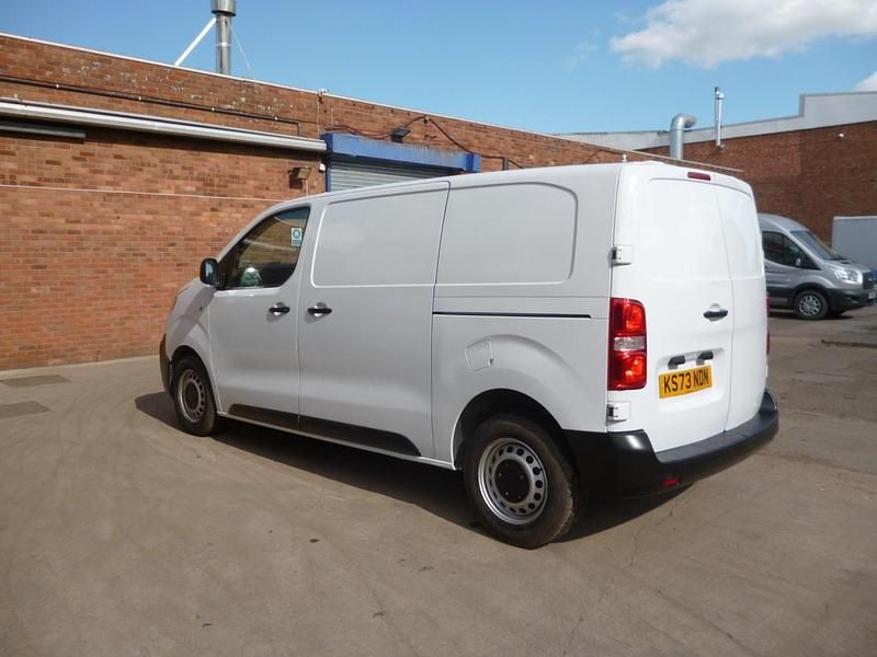 Usado Citroën Dispatch 2023 Branco Monovolume