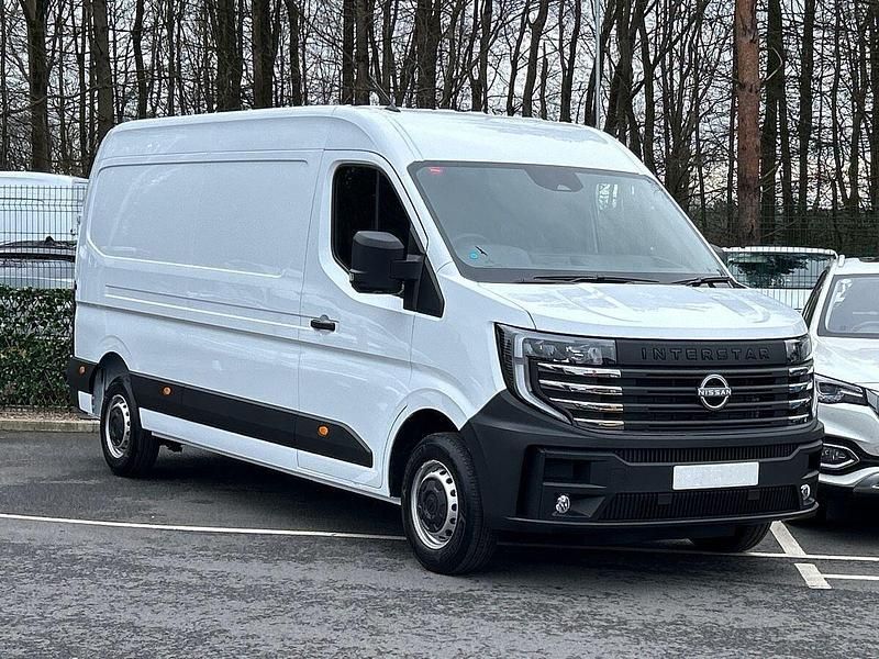 New Nissan Interstar Acenta 150 HP (110 kW) 2025 White Van