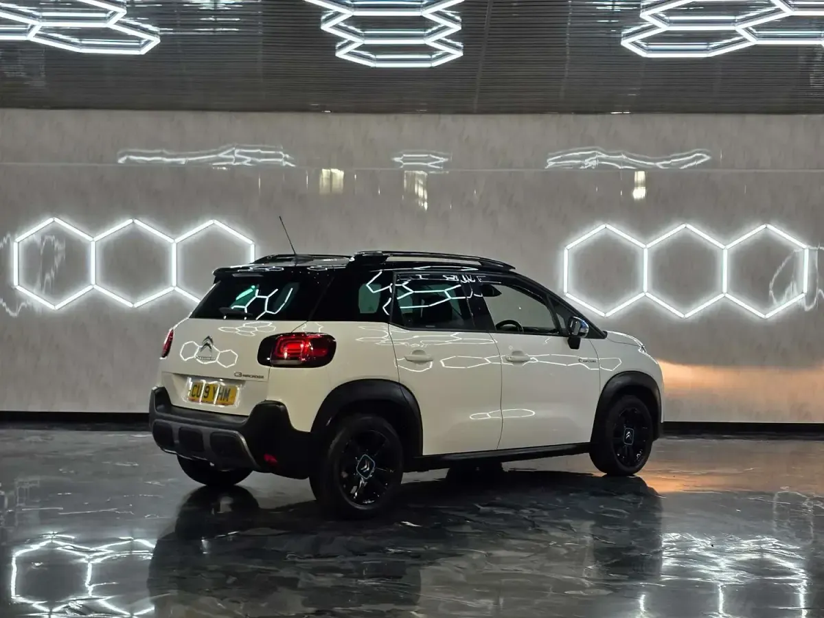 Used Citroën C3 Aircross Rip Curl 110 HP (80 kW) 2019 White SUV