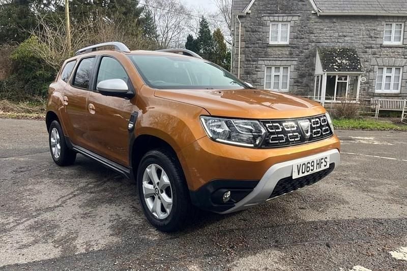 Used Dacia Duster Comfort 115 HP (84 kW) 2019 Orange SUV