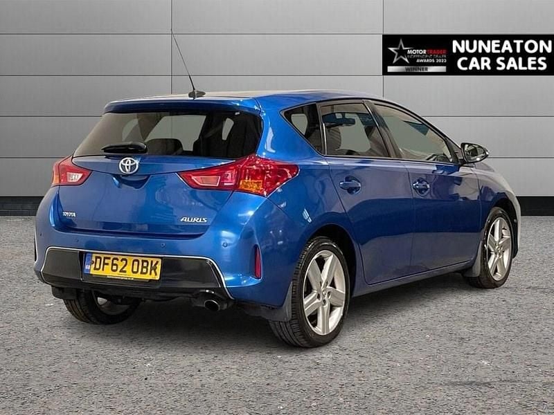 Used Toyota Auris Sport 132 HP (97 kW) 2013 Blue Hatchback