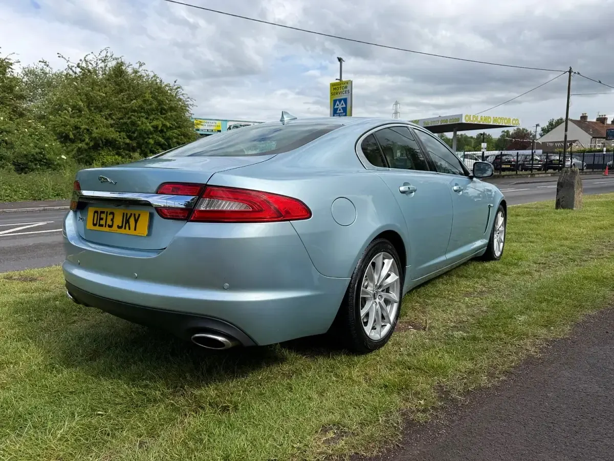 Used Jaguar XF Premium Luxury 240 HP (176 kW) 2013 Blue Sedan