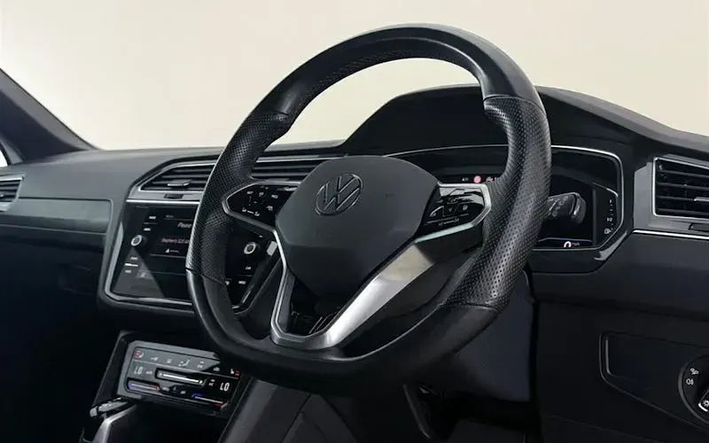 Used VW Tiguan R-line 150 HP (110 kW) 2023 White SUV