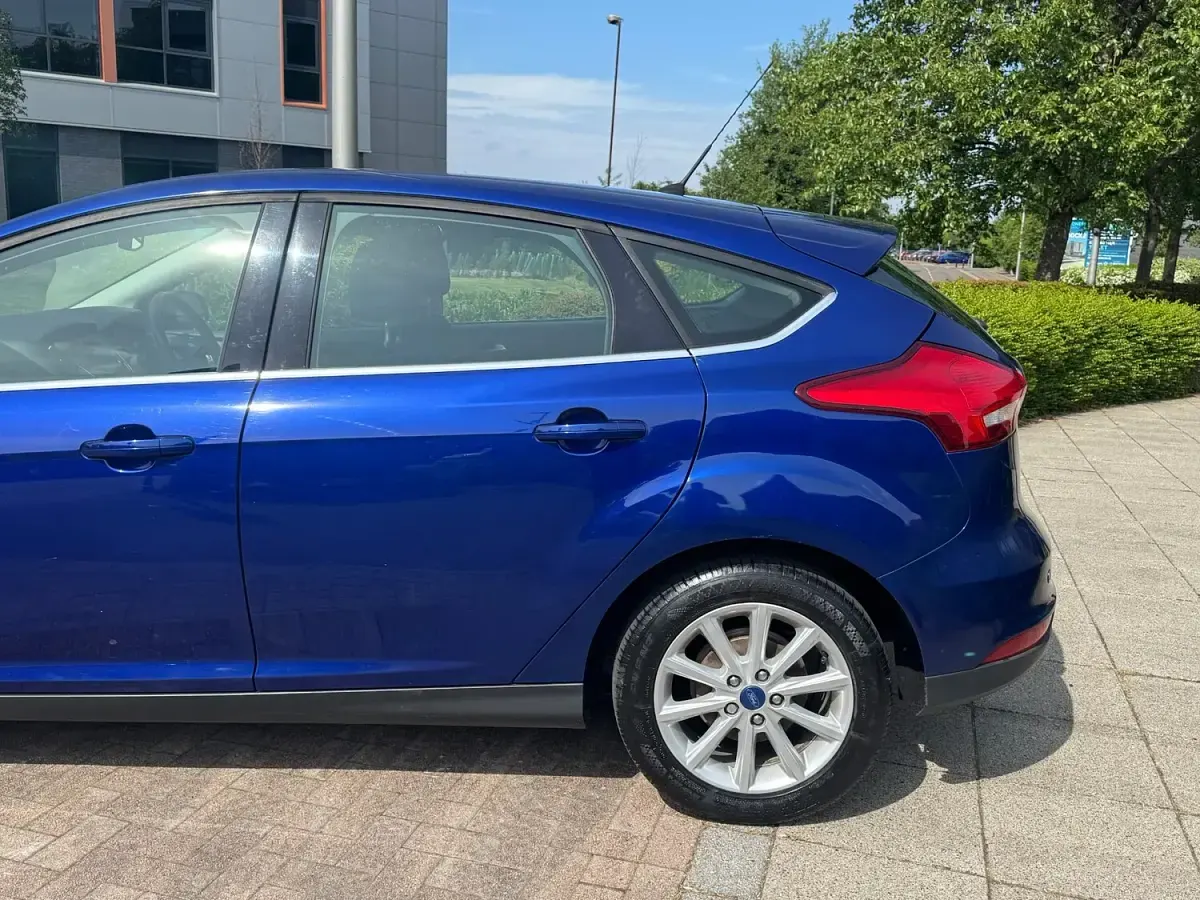 Used Ford Focus Titanium 2016 Blue Hatchback