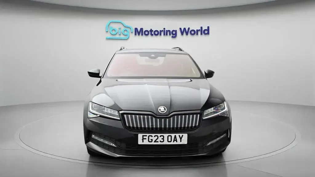 Used Skoda Superb SportlinePlus 218 HP (160 kW) 2023 Black Estate
