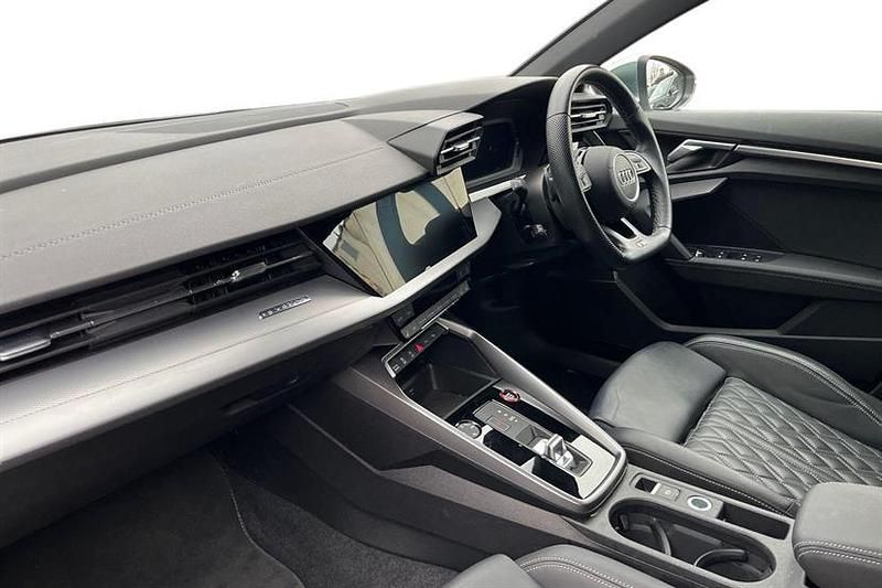 Usado Audi A3 Comfort 310 HP (228 kW) 2023 Branco Sedan