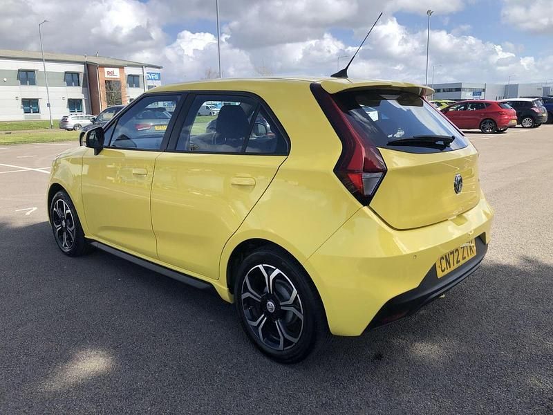Used MG MG3 Excite 106 HP (77 kW) 2022 Yellow Hatchback