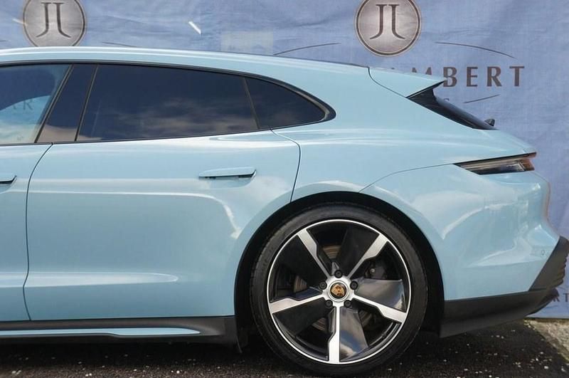 Used Porsche Taycan Performance Package 11 kW (15 HP) 2022 Blue Estate