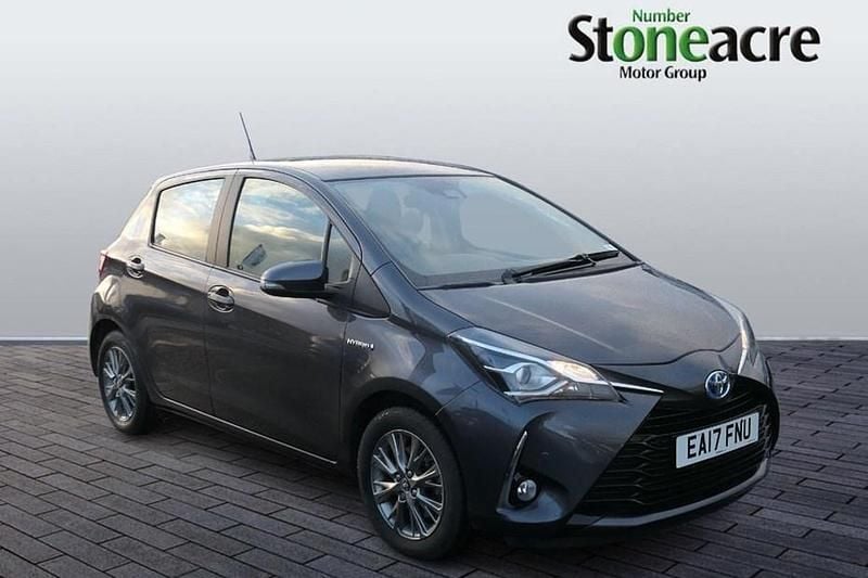 Used 2017 Toyota Yaris Hybrid | £12,295 (Fair price) - Image 1/1