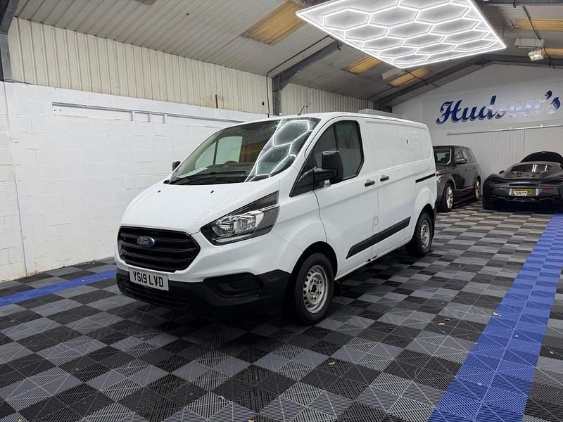 Used Ford Transit Custom 105 HP (77 kW) 2019 White Van