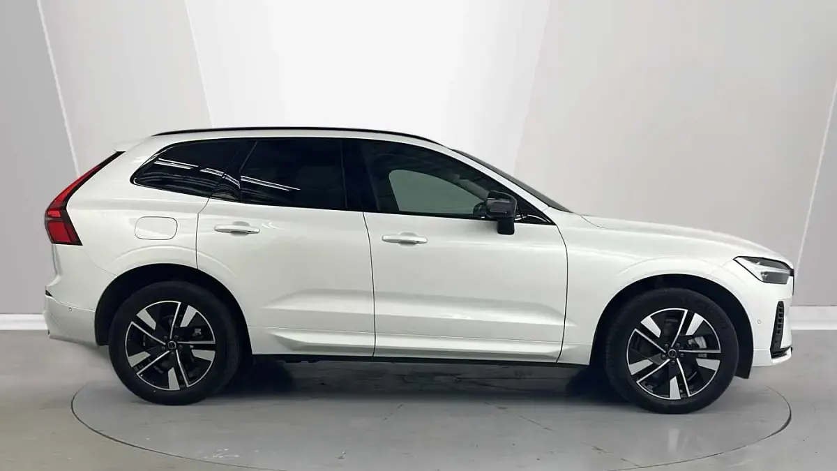Used Volvo XC60 Plus 345 HP (253 kW) 2025 White SUV