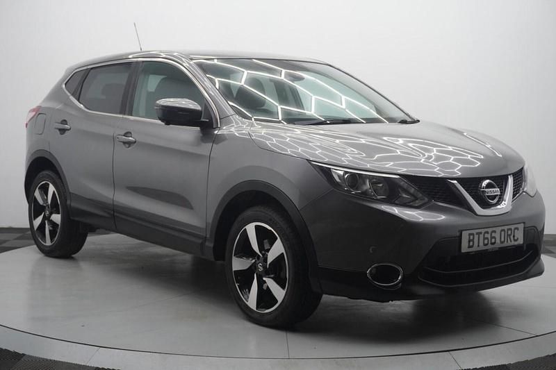Used Nissan Qashqai N-Connecta 130 HP (95 kW) 2016 Grey SUV
