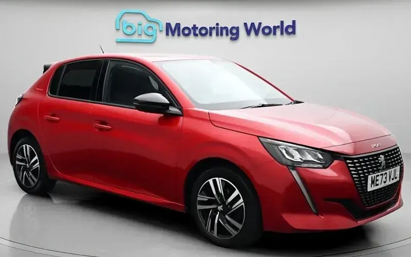 Used Peugeot 208 Allure+ 131 HP (96 kW) 2023 Hatchback