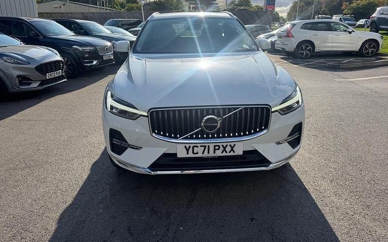 Used Volvo XC60 Inscription 250 HP (183 kW) 2021 White SUV