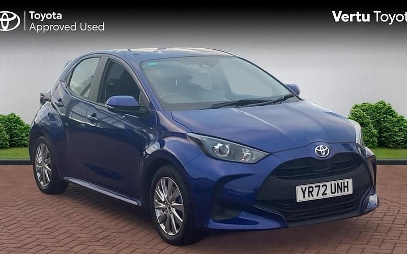 Used 2025 Toyota Yaris Hybrid Hatchback | £16,975 (Super price) - Image 1/4