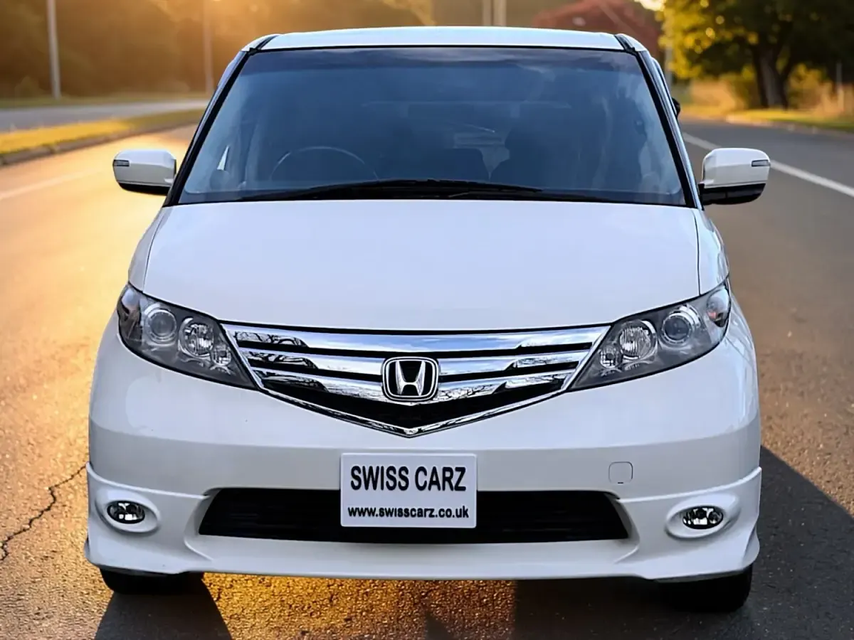 Używany Honda Elysion Luxury 2010 Biały Minivan