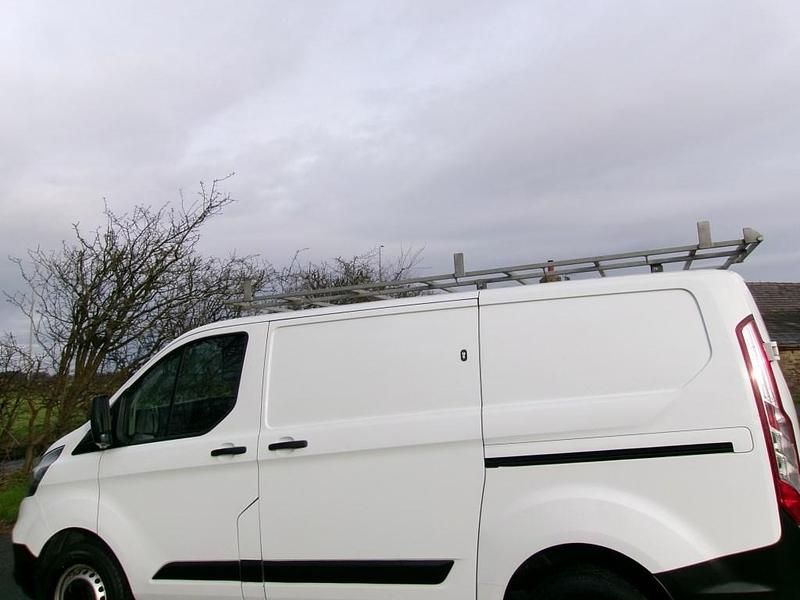 Used Ford Transit Custom 105 HP (77 kW) 2020 White Van
