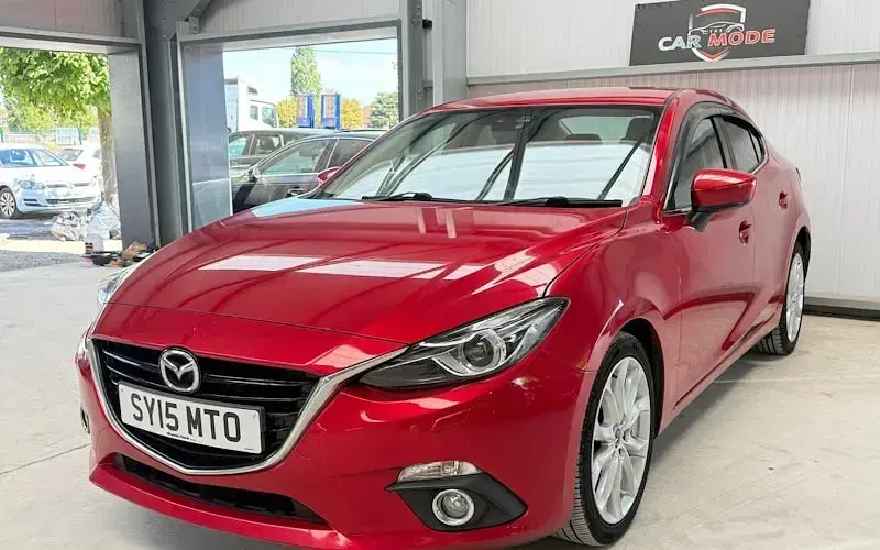 Used Mazda 3 Inclusive 165 HP (121 kW) 2015 Red Sedan