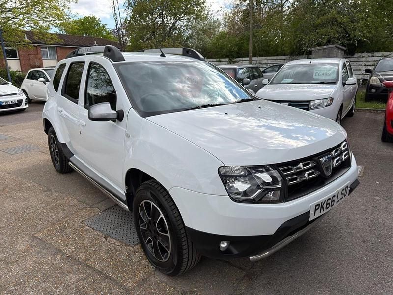 Used Dacia Duster Prestige 110 HP (80 kW) 2016 White SUV