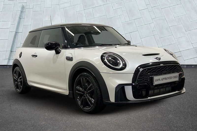 White Used 2023 Mini Cooper S Hatch Hatchback | £23,700 (Fair price) - Image 1/4