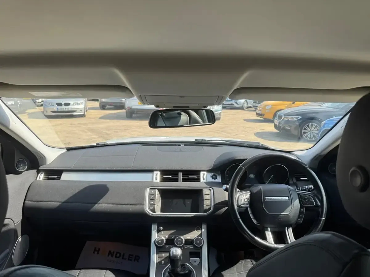 Used Land Rover Range Rover evoque SE 150 HP (110 kW) 2018 White Estate