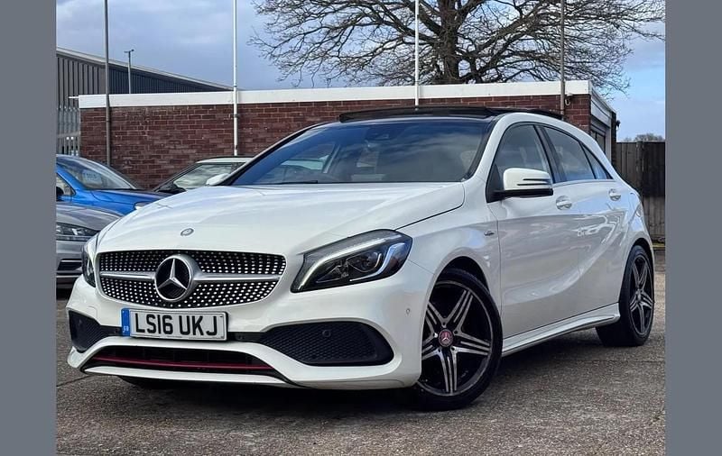Used Mercedes A250 Premium 214 HP (157 kW) 2016 White Hatchback