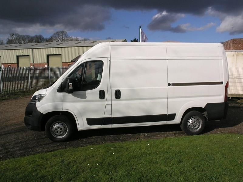 Used Citroën Relay 140 HP (102 kW) 2019 White Van