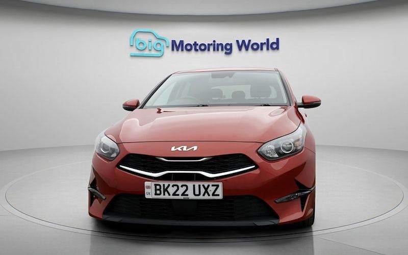 Usado Kia Ceed 160 CV (117 kW) 2021 Rojo Utilitario