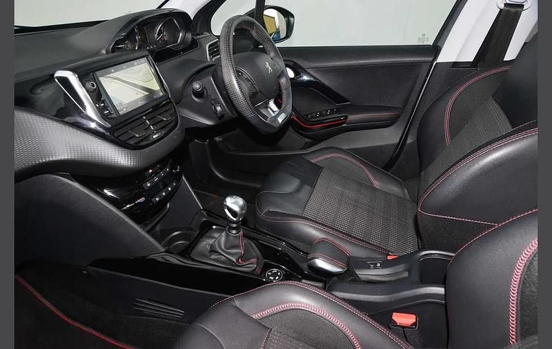 Used Peugeot 2008 GT-line 128 HP (94 kW) 2018 Grey SUV