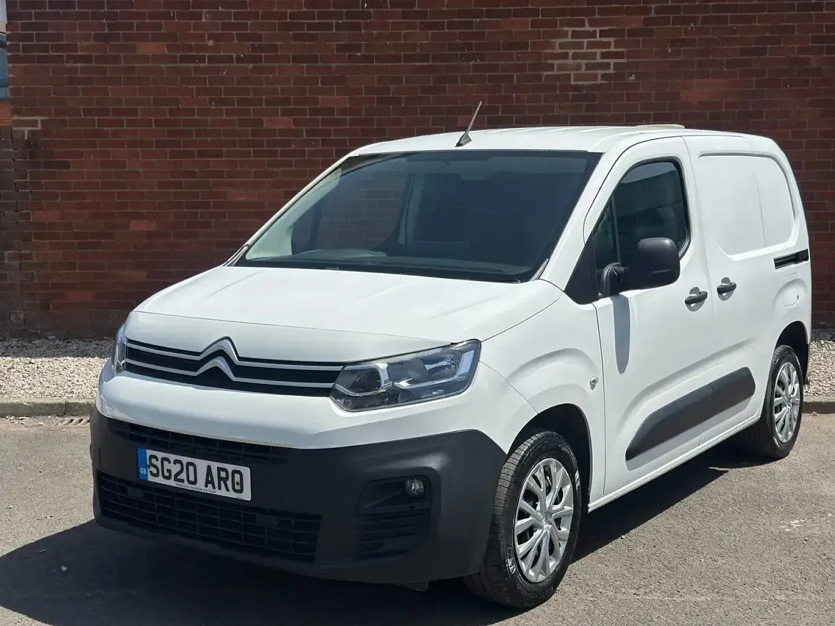 Used Citroën Berlingo 100 HP (73 kW) 2020 White MPV