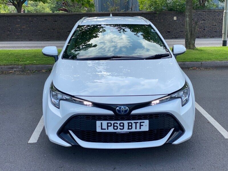 White Used 2020 Toyota Corolla Estate | £12,995 (Good price) - Image 1/4