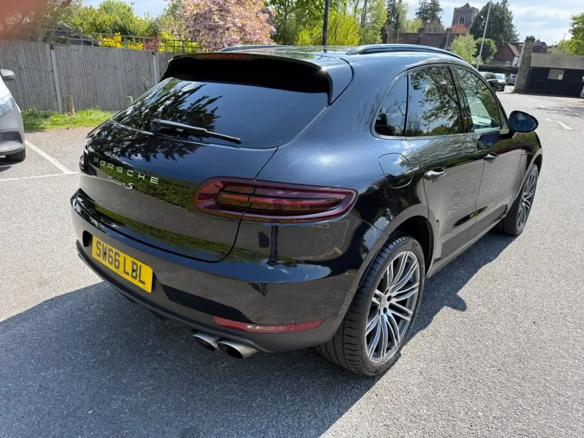Usado Porsche Macan 340 HP (250 kW) 2016 Preto SUV