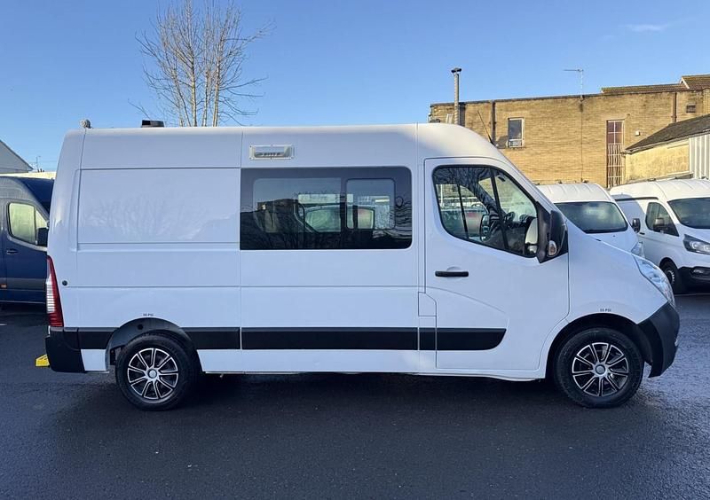 Used Vauxhall Movano 130 HP (95 kW) 2019 White MPV