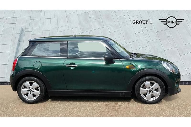 Used Mini ONE 102 HP (75 kW) 2015 British racing green Hatchback
