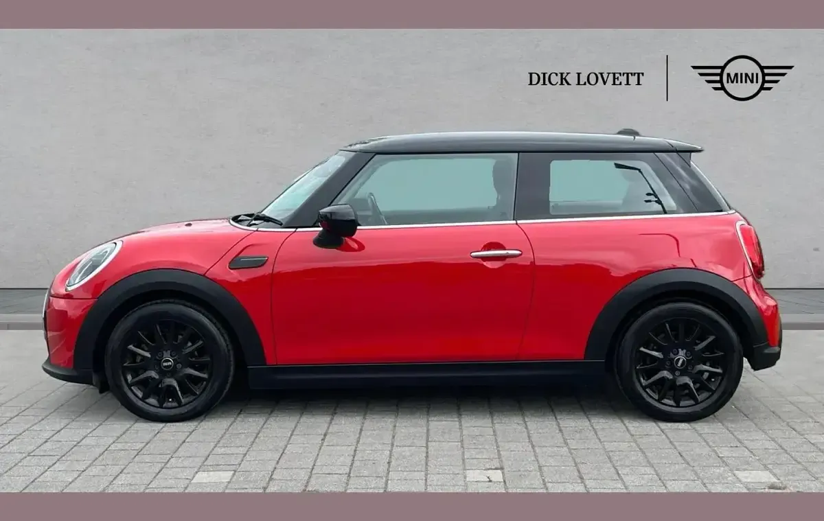 Used Mini Cooper Classic 134 HP (98 kW) 2023 Red Hatchback