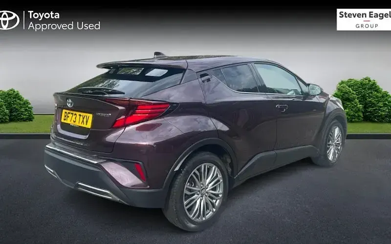 Used Toyota C-HR 184 HP (135 kW) 2023 Purple SUV