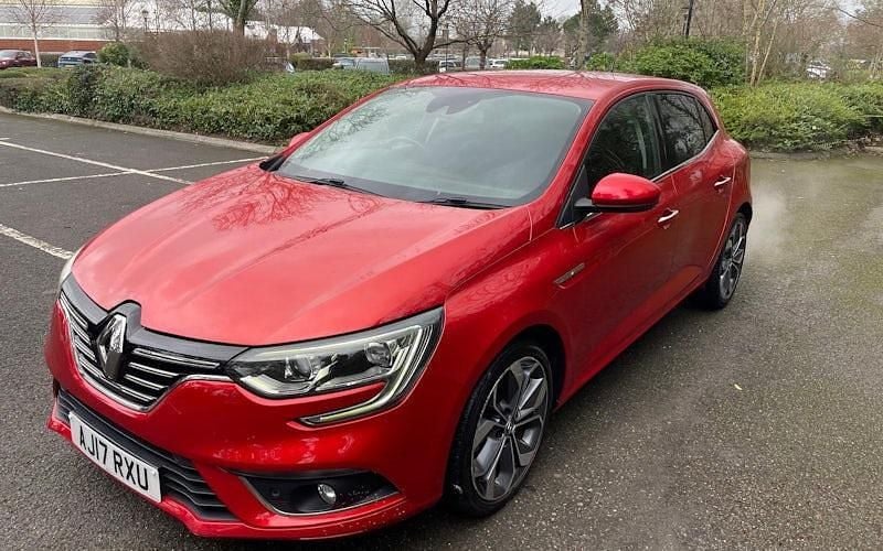 Used Renault Mégane IV Dynamique 131 HP (96 kW) 2017 Red Hatchback