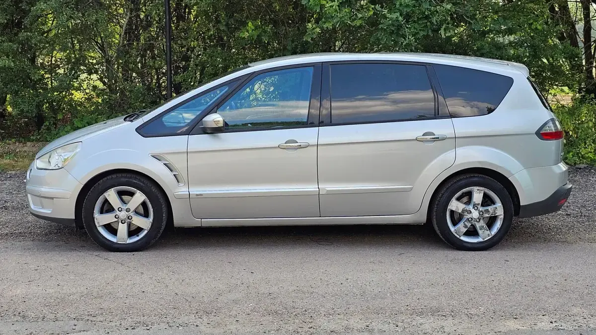 Used Ford S-MAX Titanium 2009 Silver MPV