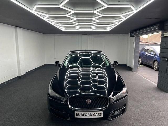 Used Jaguar XE Prestige 180 HP (132 kW) 2017 Black Sedan