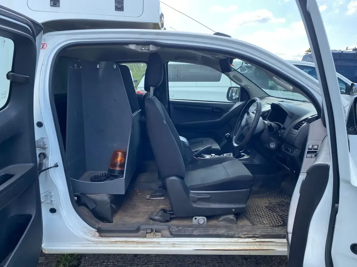 Used Isuzu D-Max 164 HP (120 kW) 2017 White Pickup